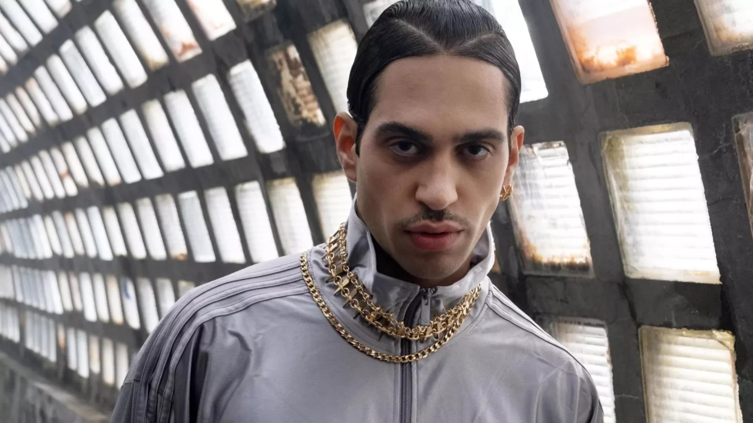 La rinascita di Mahmood: il suo nuovo album e il tour europeo 20240201 103950
