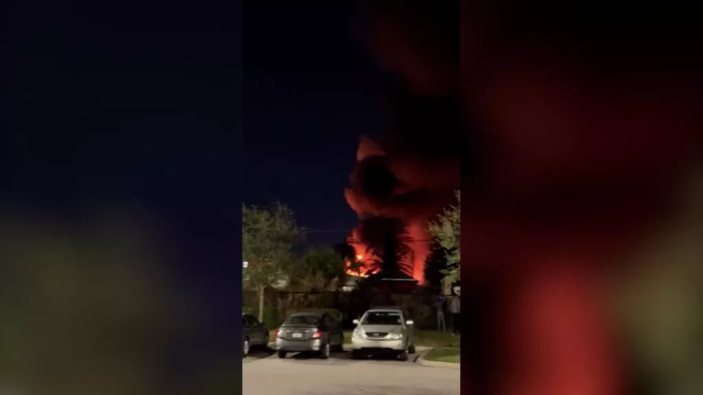 Tragedia in Florida: Aereo precipita su case a Clearwater 20240203 180652