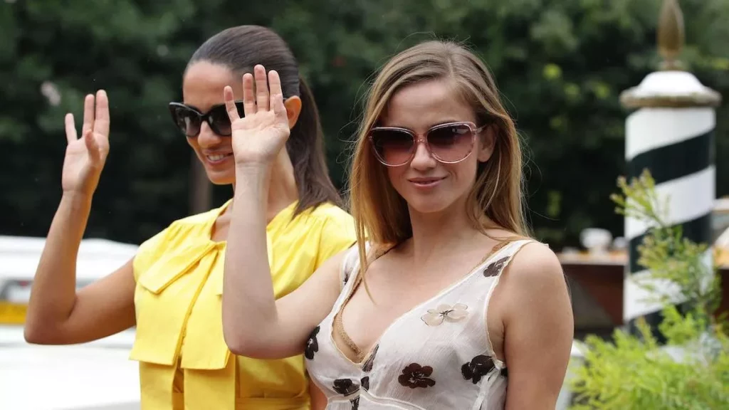 “Paola e Chiara tornano sul palco di Sanremo come conduttrici del PrimaFestival” 20240203 204042 1
