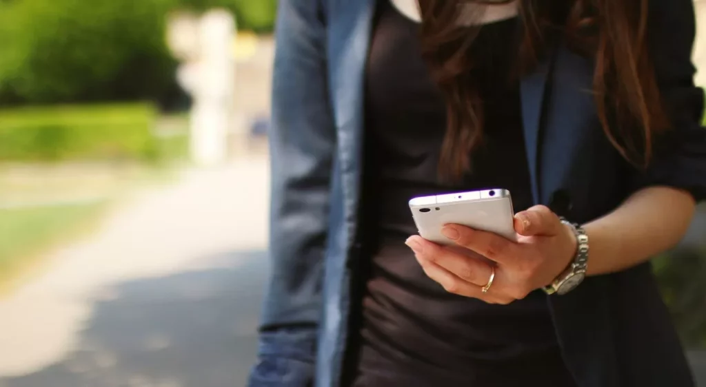 Lo smartphone: impatti sulla postura e umore 20240204 150103