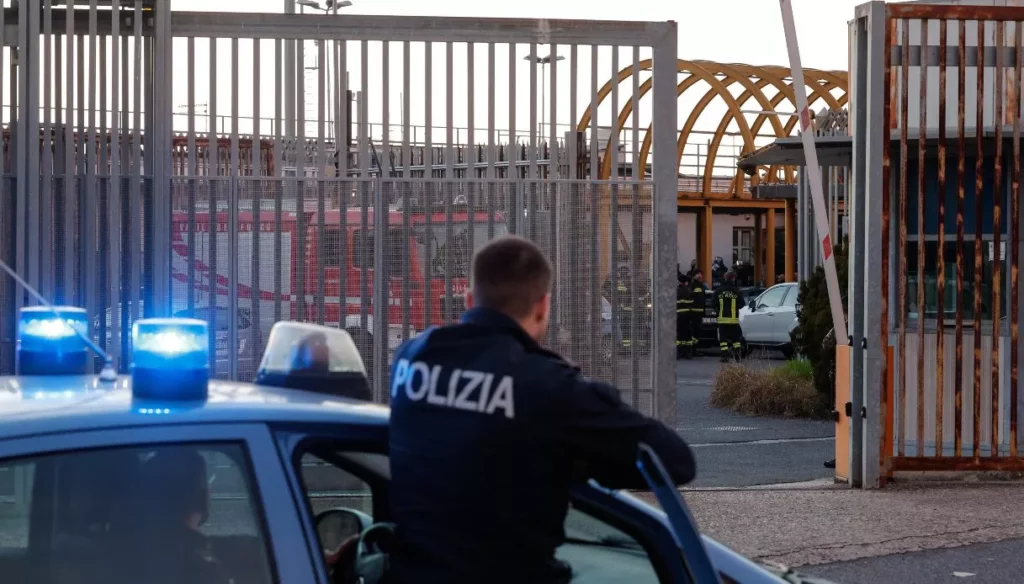 Proteste e Rivolta al Cpr di Ponte Galeria a Roma: Il Drammatico Suicidio e le Conseguenze 20240204 182920