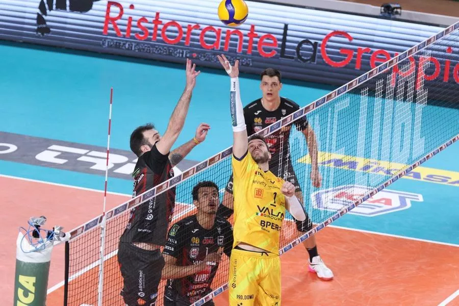 Modena Volley lotta ma perde contro la Lube – IL PRIMO SET 20240204 232401