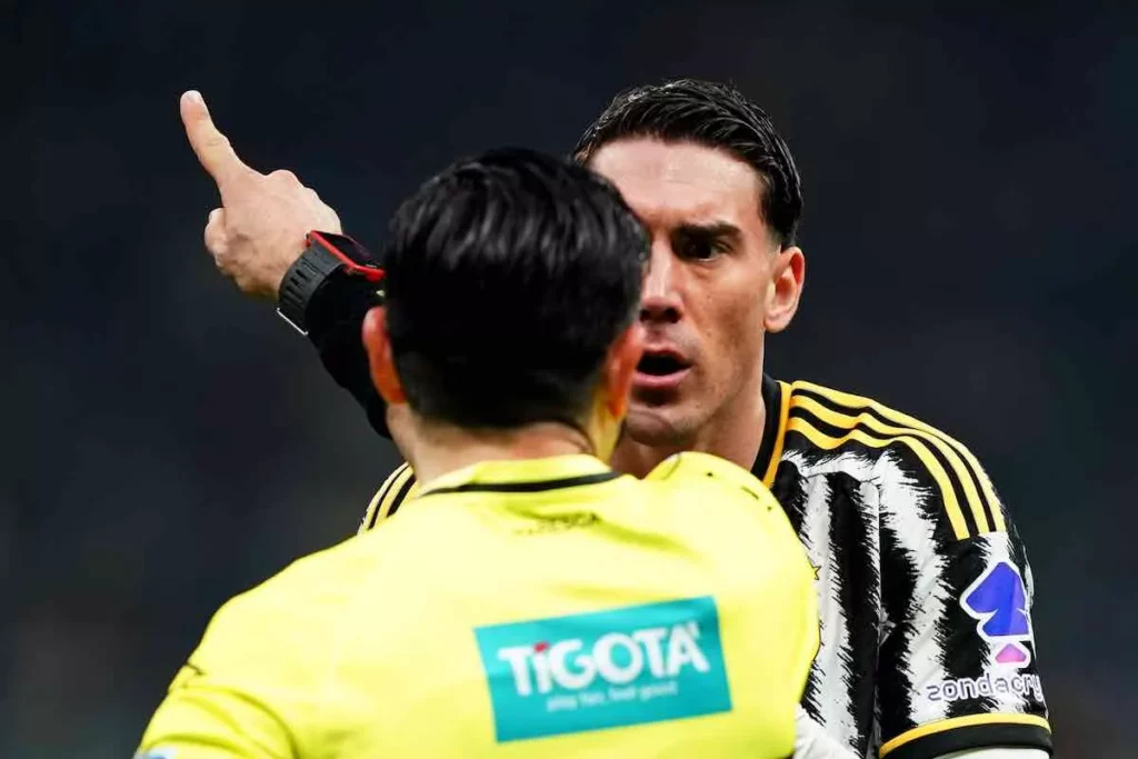 Vlahovic e il Derby d’Italia: Nervosismo e Polemiche in Campo 20240204 233503