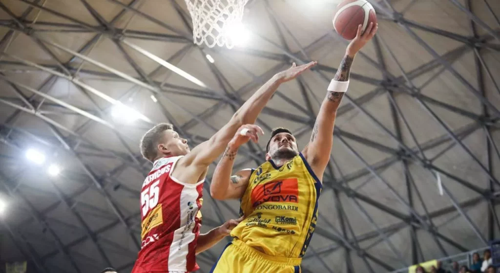 Scafati trionfa in rimonta contro Pesaro: una vittoria cruciale per i gialloblù 20240205 033503