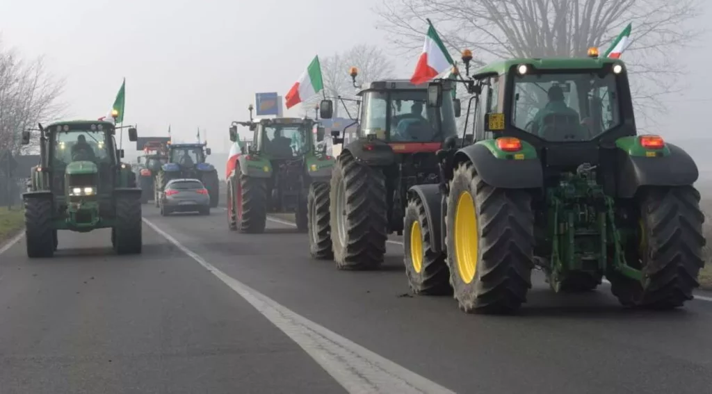 Marcia su Roma: Protesta dei Trattori per il Riscatto Agricolo 20240205 092913