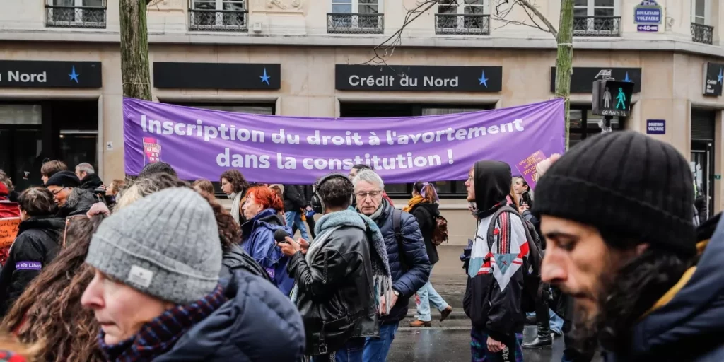 In Francia: Il Diritto all’Aborto nella Costituzione 20240205 130625