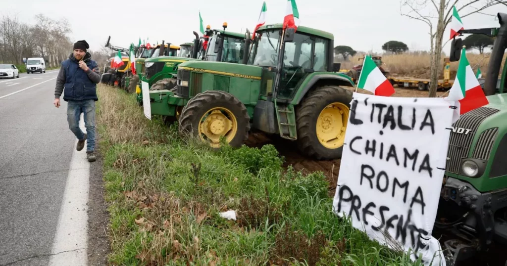 Proteste dei Trattori in Italia: Onda di Mobilitazione che Sta Inondando la Penisola 20240205 170836