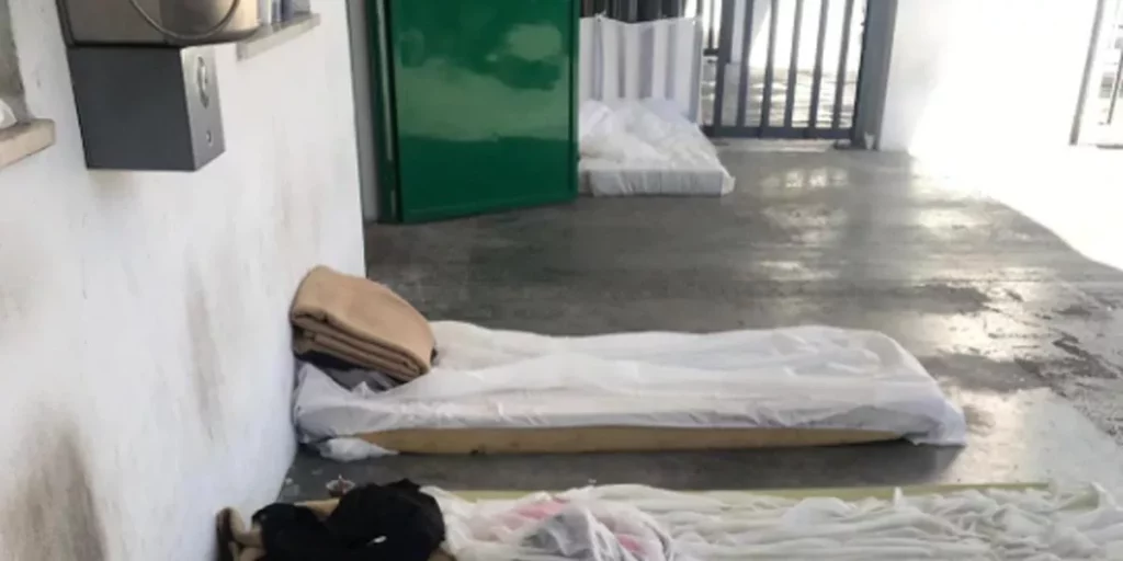 Condizioni disumane nel Centro di Permanenza per il Rimpatrio di Roma: La triste storia di Ousmane Sylla e le proteste dei detenuti 20240205 200814