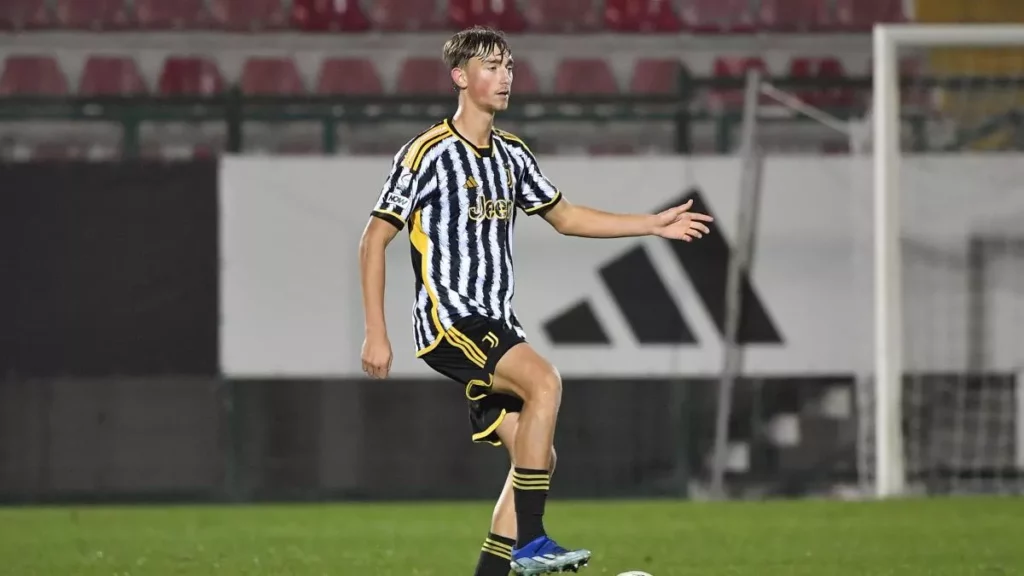 I gioielli in prestito della Juventus: Huijsen e altri talenti da tenere d’occhio 20240208 175722