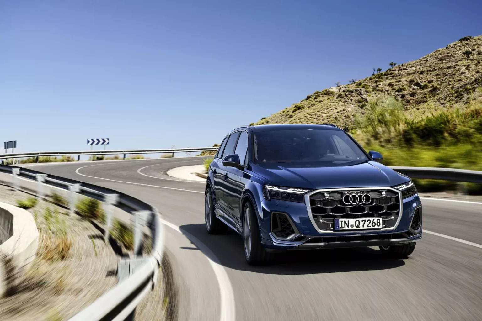 Audi SQ7: La Maestosa Maxi-SUV dei Quattro Anelli 20240208 205334 1