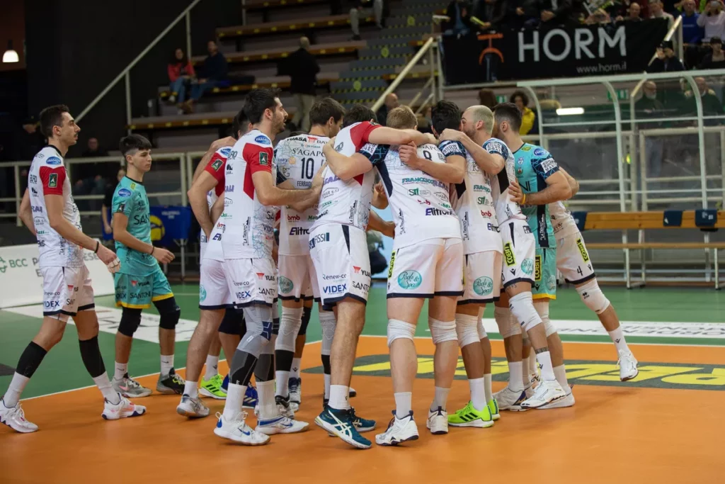 La sfida tra Tinet e Yuasa: un’emozionante partita di volley 20240209 091435