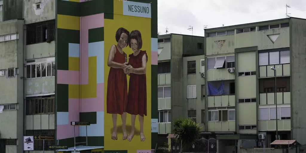 Lo sgombero delle case occupate a Caivano: Problemi strutturali, sociali e reazioni nella comunità 20240209 125814