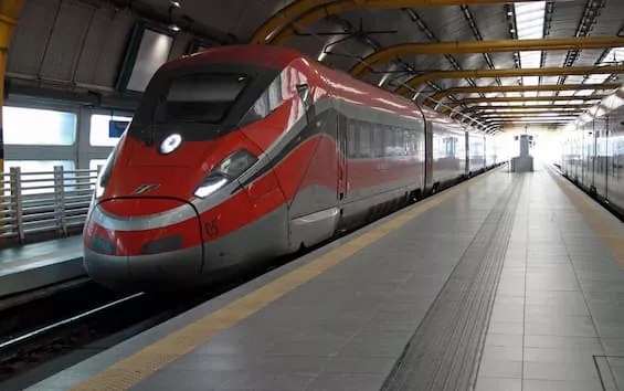 Sciopero treni del 12 febbraio: Come affrontare i disagi e le variazioni di Trenitalia 20240209 143435