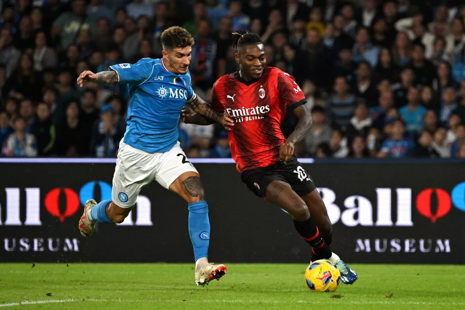 Milan e Napoli: La Battaglia Cruciale a San Siro 20240211 162442 1