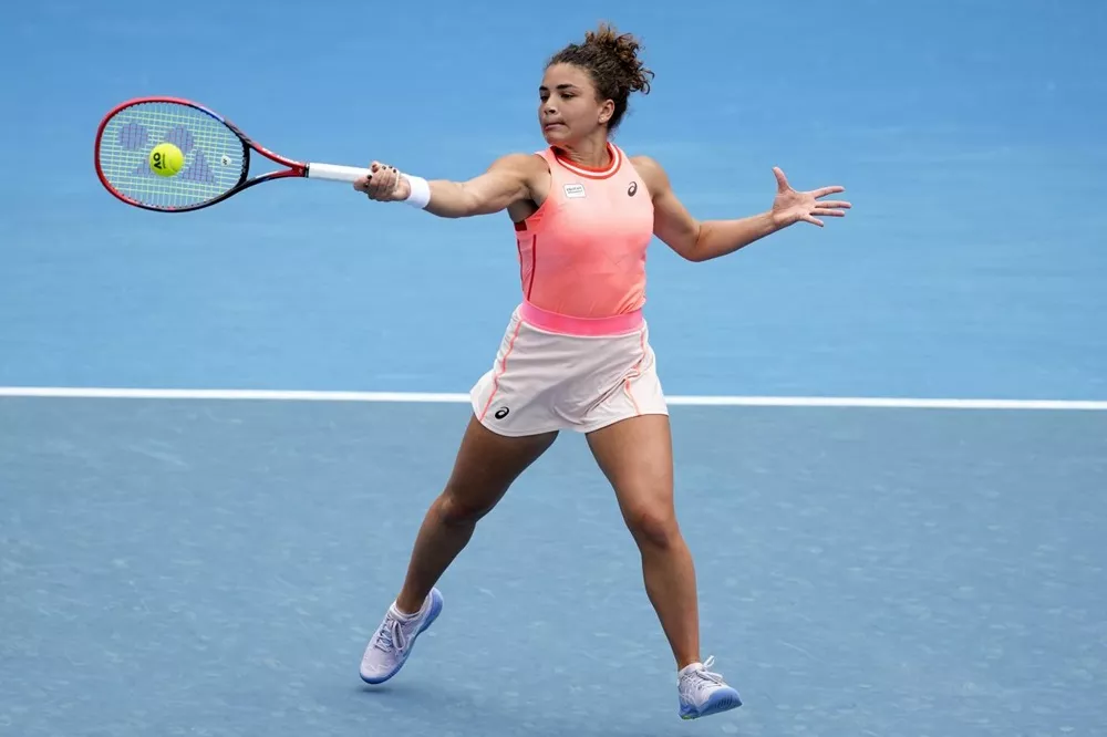 Jasmine Paolini e Emma Navarro: Intervento della pioggia al WTA di Doha 20240212 013249