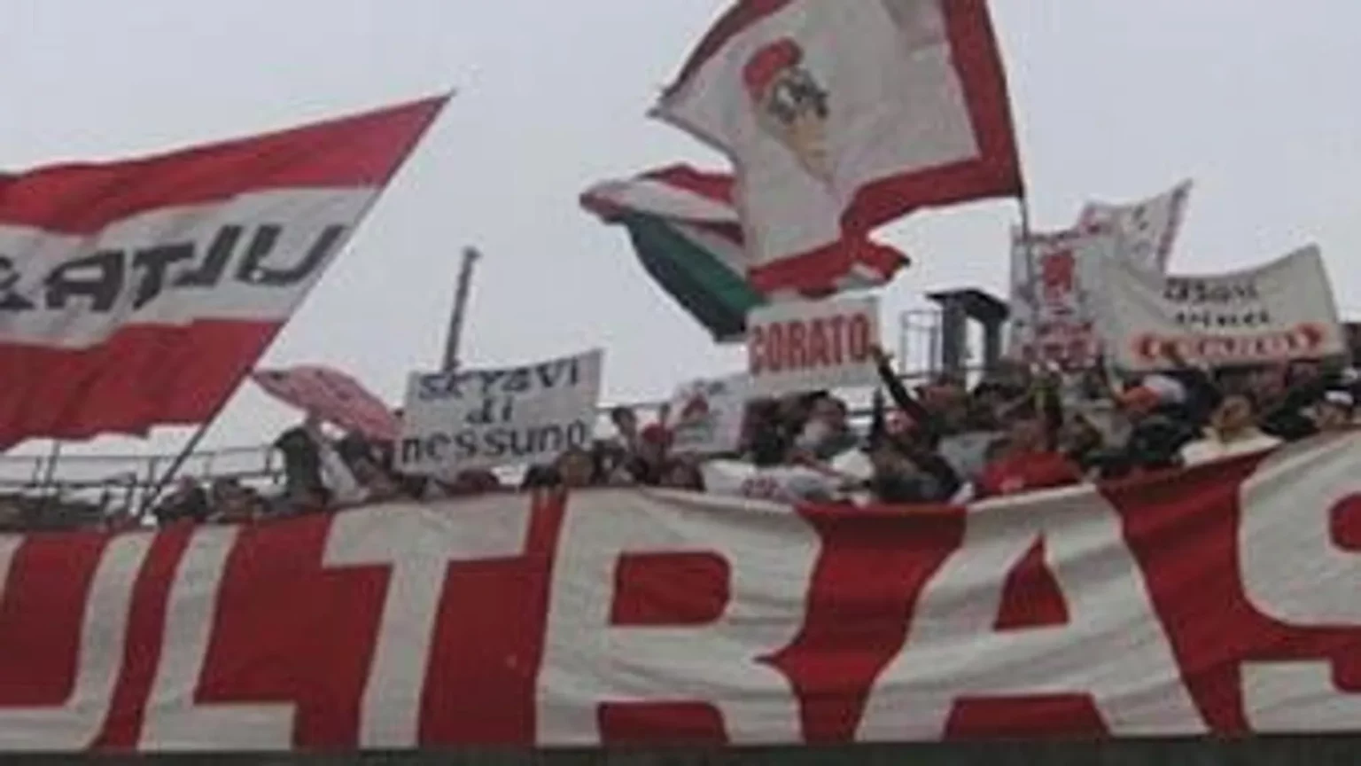 Sciarpa del Bari: Violenta aggressione al padre di un calciatore – Ritorsione nel Salento 20240212 060621