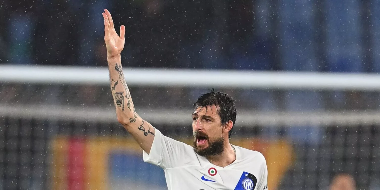 Acerbi e il gesto controverso ai tifosi della Roma 20240212 102339