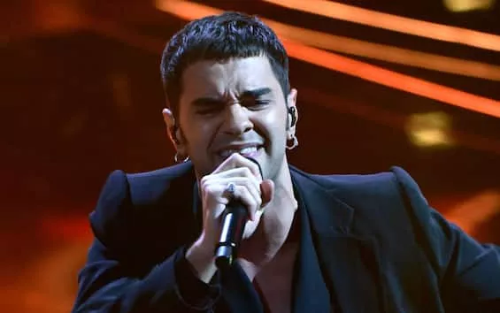 Sanremo 2024: La Canzone ‘Hai imparato a cadere con stile’ di Maninni 20240212 173345