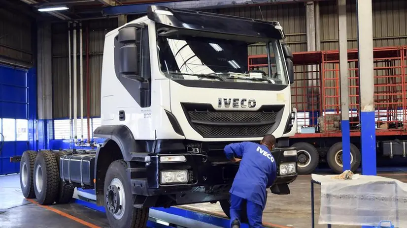Iveco Group: Successo finanziario e premio di 1000 euro per i dipendenti 20240214 165542 1