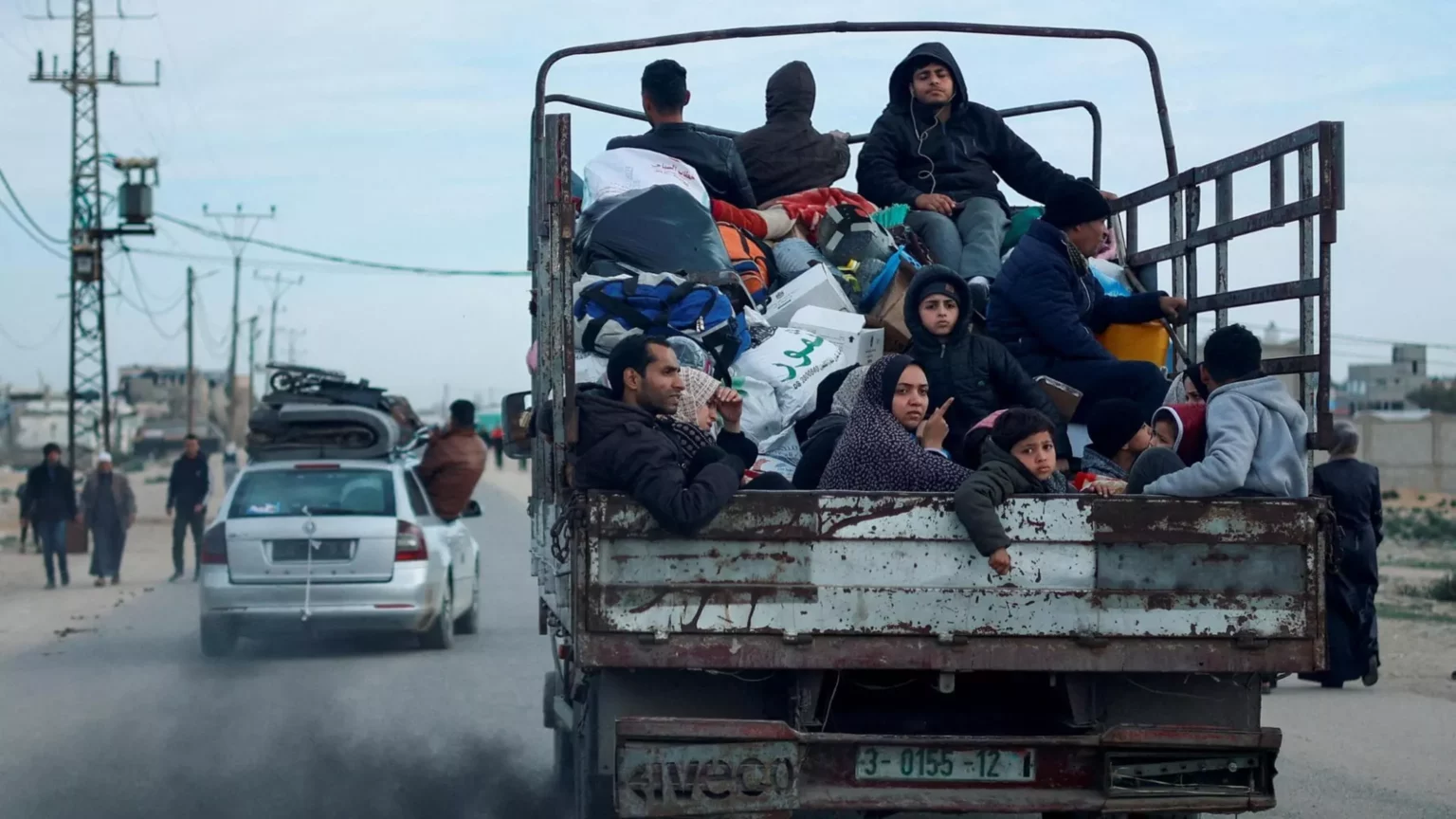 La crisi a Gaza: prezzi alle stelle e paura costante 20240214 210521