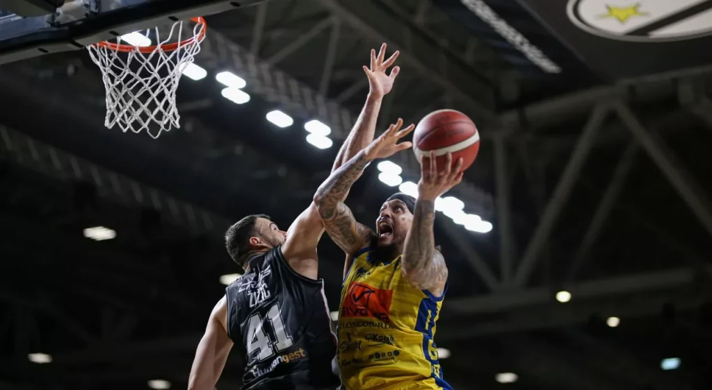 Virtus Bologna trionfa 94-67 su Givova Scafati: dominio assoluto in campo 20240215 135658