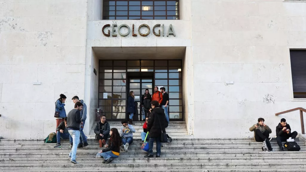 Voto a Distanza per Fuorisede: Analisi della Proposta di Fratelli d’Italia 20240215 145439