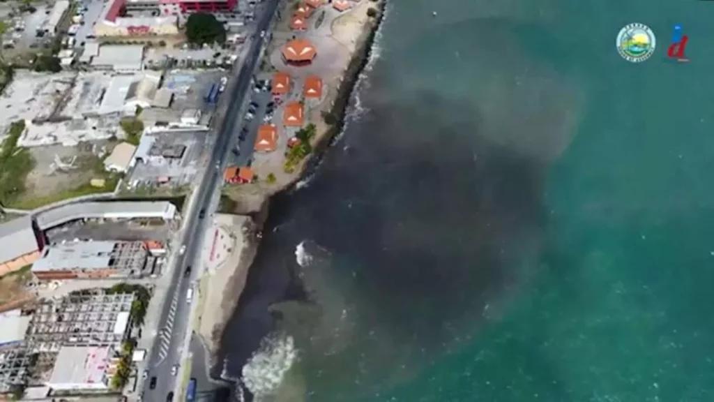 Una misteriosa nave si rovescia al largo di Tobago 20240216 150501 1