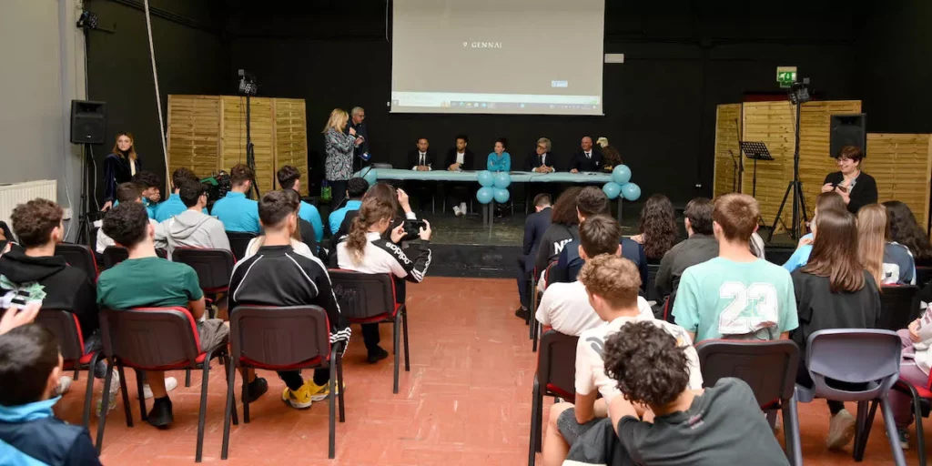 Controversia al liceo Munari di Crema: il caso del ‘liceo del Made in Italy’ 20240219 121136