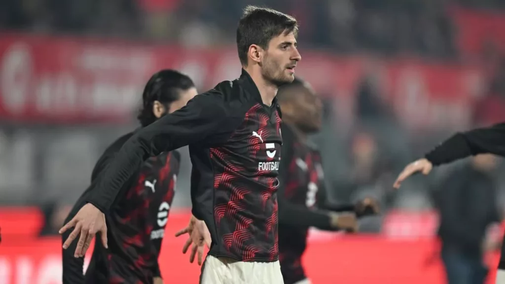 Tensione nel post-partita Monza-Milan: Scintille tra Gabbia e Costacurta 20240220 000357 1