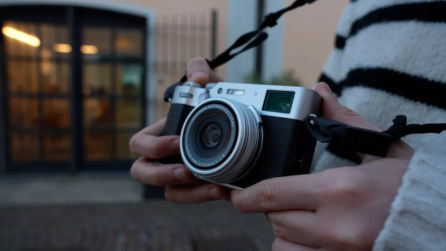 Fujifilm X100VI: La Compatta Premium che Ridefinisce l’Eccellenza Fotografica 20240220 170341