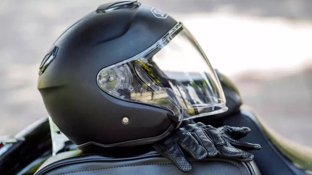 Guida alla scelta del casco moto perfetto con il trucco giapponese 20240220 182556