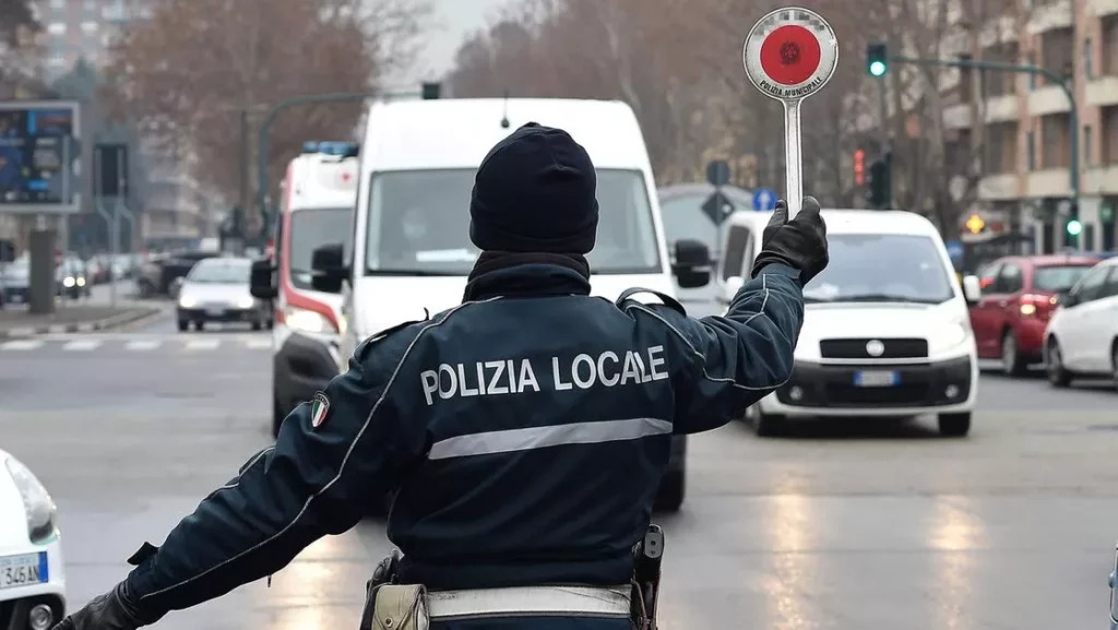 Nuove regole per contrastare l’allarme smog: limiti ridotti in autostrada 20240221 120904