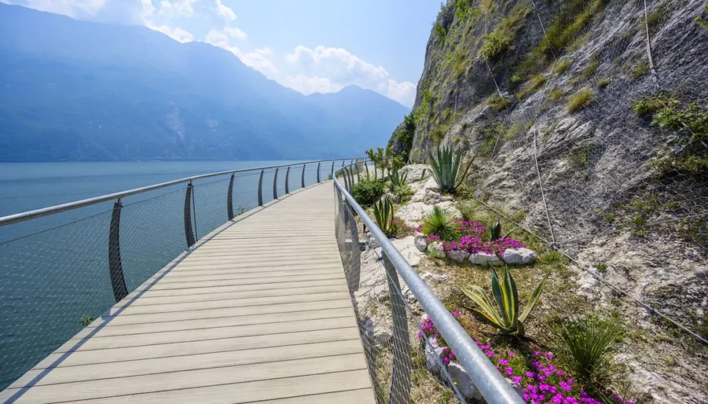 Nuovo tratto della Ciclovia del Garda: panorami mozzafiato e sviluppi ambiziosi 20240221 121018 1
