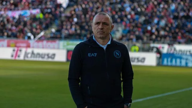 Napoli: le sfide di Osimhen e Kvara dopo la deludente partita contro il Cagliari 20240225 181052