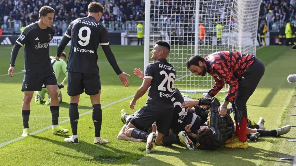 Juventus vs Frosinone: Una Rimonta Epica Sancisce la Vittoria Bianconera 20240225 212157 1