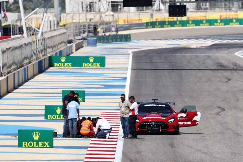 Il Problema dei Tombini nella Formula 1 Moderna: Implicazioni e Soluzioni 20240227 032305