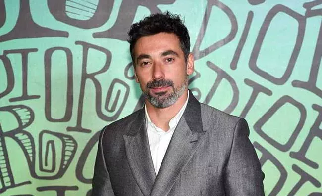 Lavezzi: l’abbraccio emozionante tra madre e figlio che ha commosso i tifosi napoletani 20240227 122000