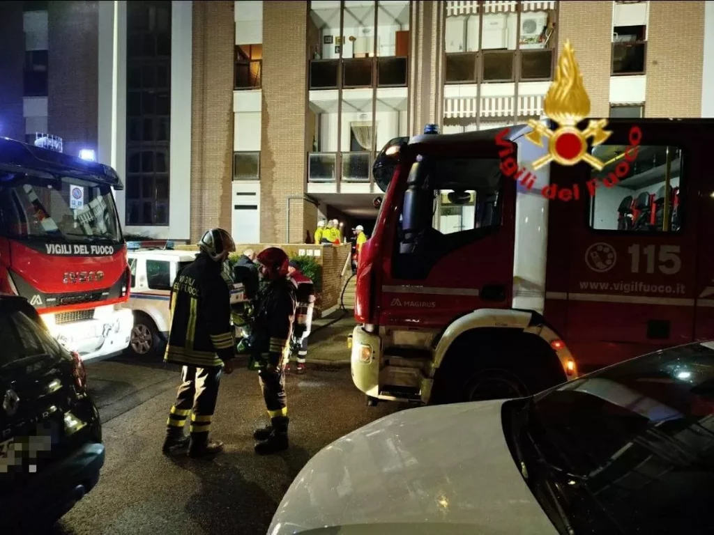 Tragedia a Livorno: uomo muore nell’incendio di un palazzo 20240228 114456
