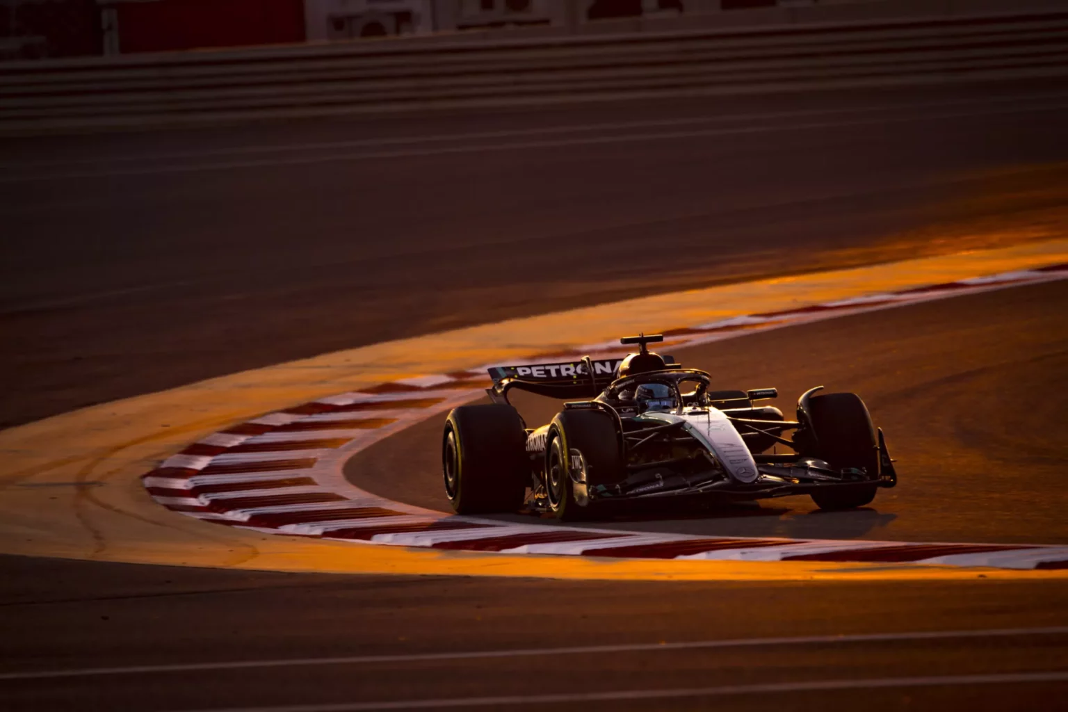 Mercedes pronta a sfidare Ferrari: Ottimismo e Determinazione per la Stagione 2024 20240228 175241 1