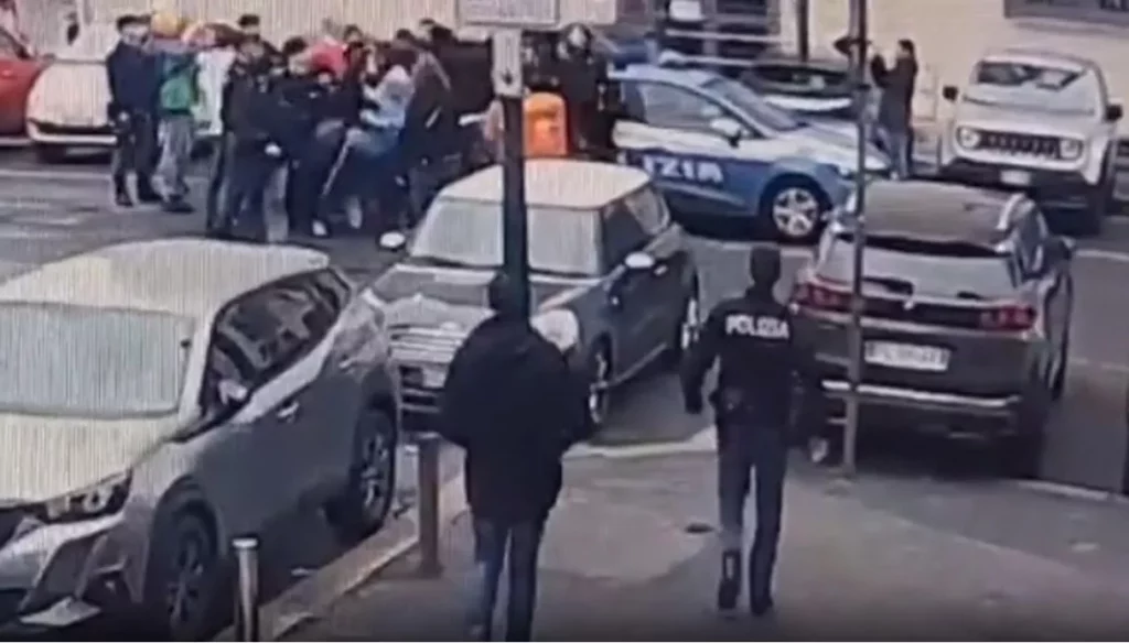 Assalto anarchico alla questura di Torino: tensioni e polemiche 20240228 221936