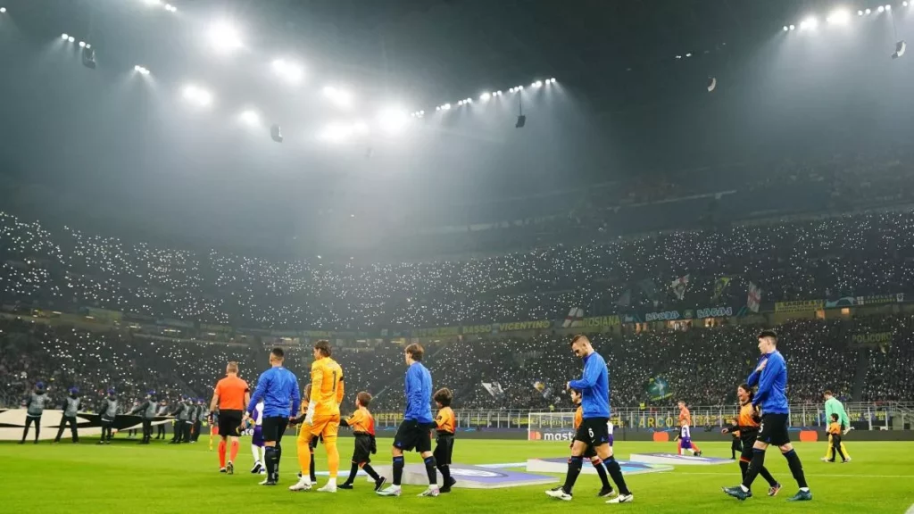 Proposta di Ristrutturazione di San Siro: Inter e Milan alla Finestra Proposta di Ristrutturazione di San Siro: Inter e Milan alla Finestra