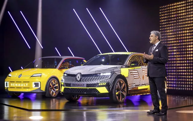La strategia a lungo termine della Renault: termiche ed elettriche per altri 10 anni 20240301 114451