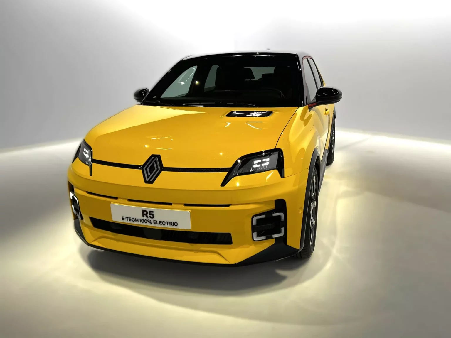 Renault 5 E-TECH Electric: L’Auto Elettrica che Rivoluziona il Mercato 20240301 154537