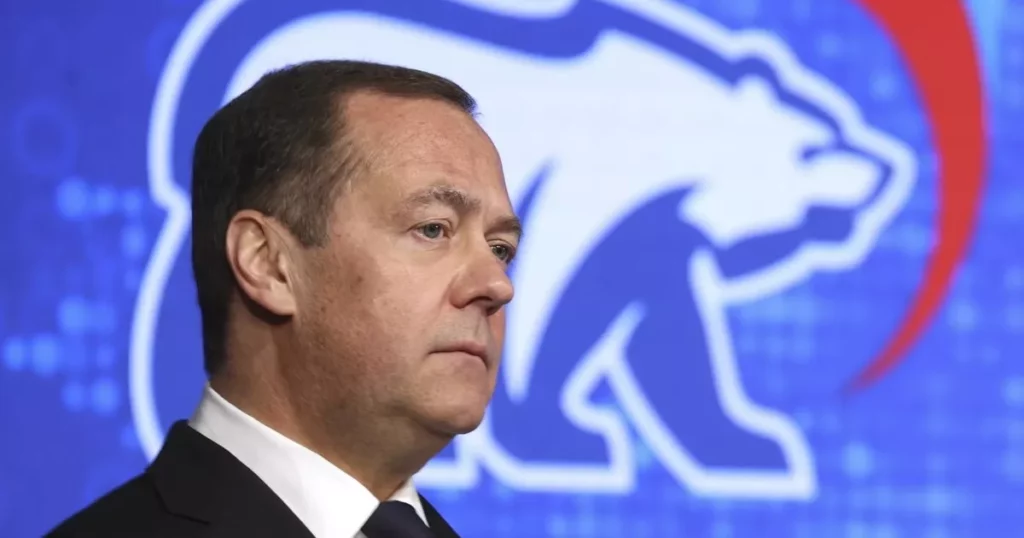 Medvedev avverte sul pericolo nucleare: tensione tra Russia e Stati Uniti in crescita 20240305 085405 1