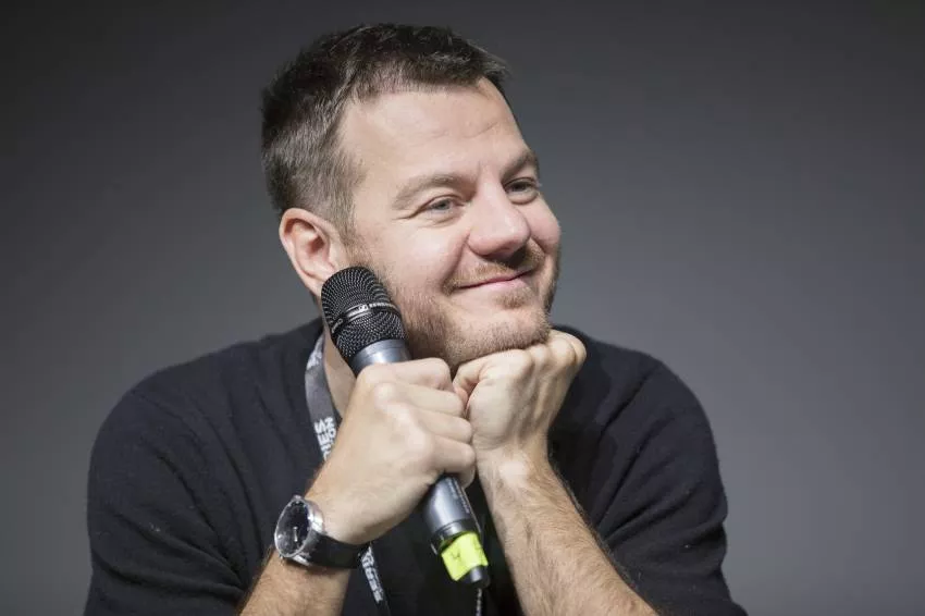 Alessandro Cattelan: Tra Sanremo e l’umorismo dietro le quinte 20240305 092439