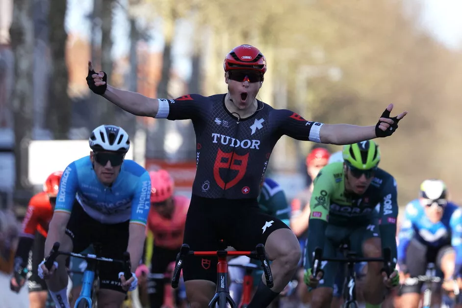 La vittoria di Laurence Pithie nella tappa di Parigi-Nizza e il successo di Matteo Sobrero 20240305 153645