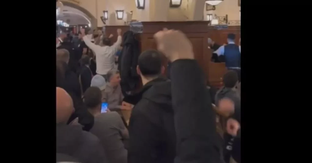 Scandalo a Monaco: Tifosi della Lazio, Arresto per ‘Saluto Hitleriano’ 20240305 182548