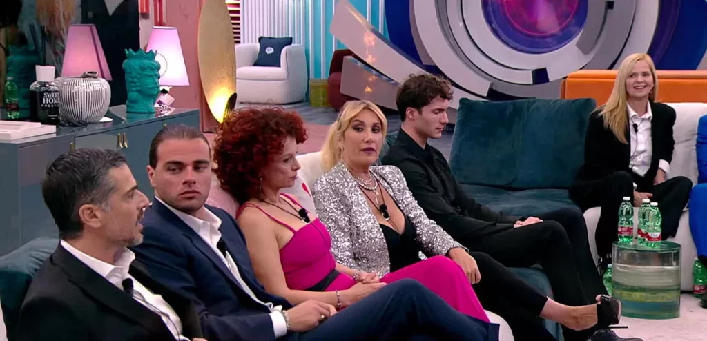 Intenso scontro tra Beatrice Luzzi, Grecia Colmenares e Massimiliano nella casa del Grande Fratello 2023 20240308 182323 1