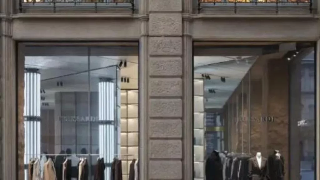 Palazzo Trussardi a Piazza Scala: Nuovi Sviluppi e Prospettive nel Settore del Lusso a Milano 20240309 194419