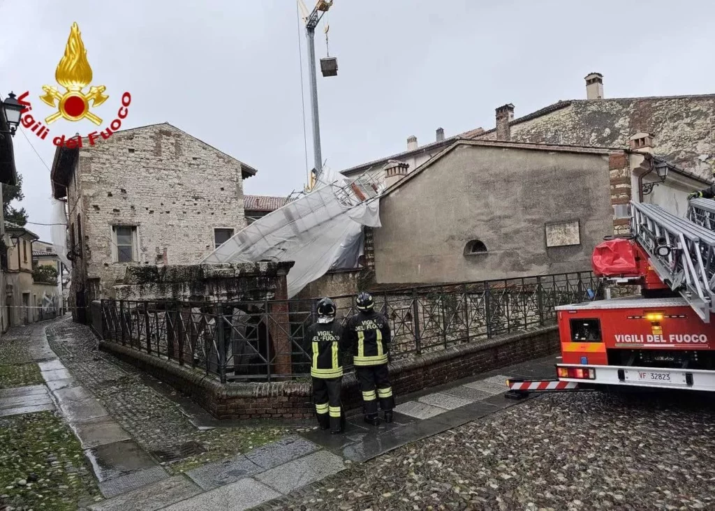 Maltempo in Italia: Frane, Allagamenti e Tragedia nelle Regioni Colpite 20240311 131610 1